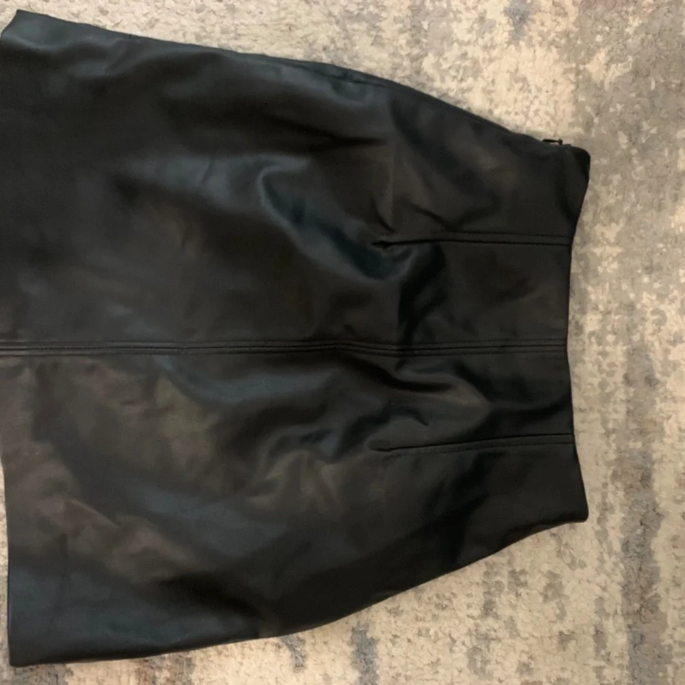 🖤H&M Leather Skirt 🖤 - Picture 2 of 2